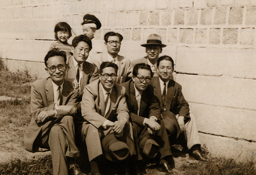 1957년 윤용하, 목해균,김원룡,박화목, 김상덕씨와 서울에서